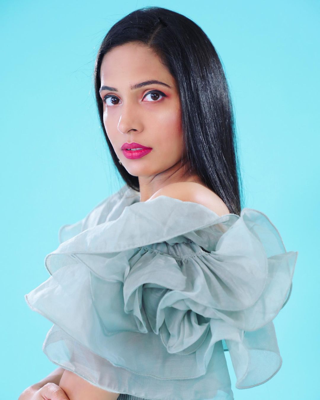 Shruti Arjun Anand YouTube, Instagram, Facebook, Age, Husband, Children, Early Life, Body Measurements, Success Story, and Net Worth